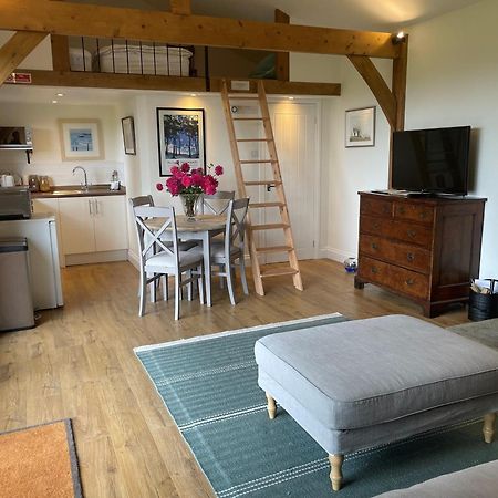 Stunning Cabin With Incredible Views Near Goodwood Rogate Zewnętrze zdjęcie