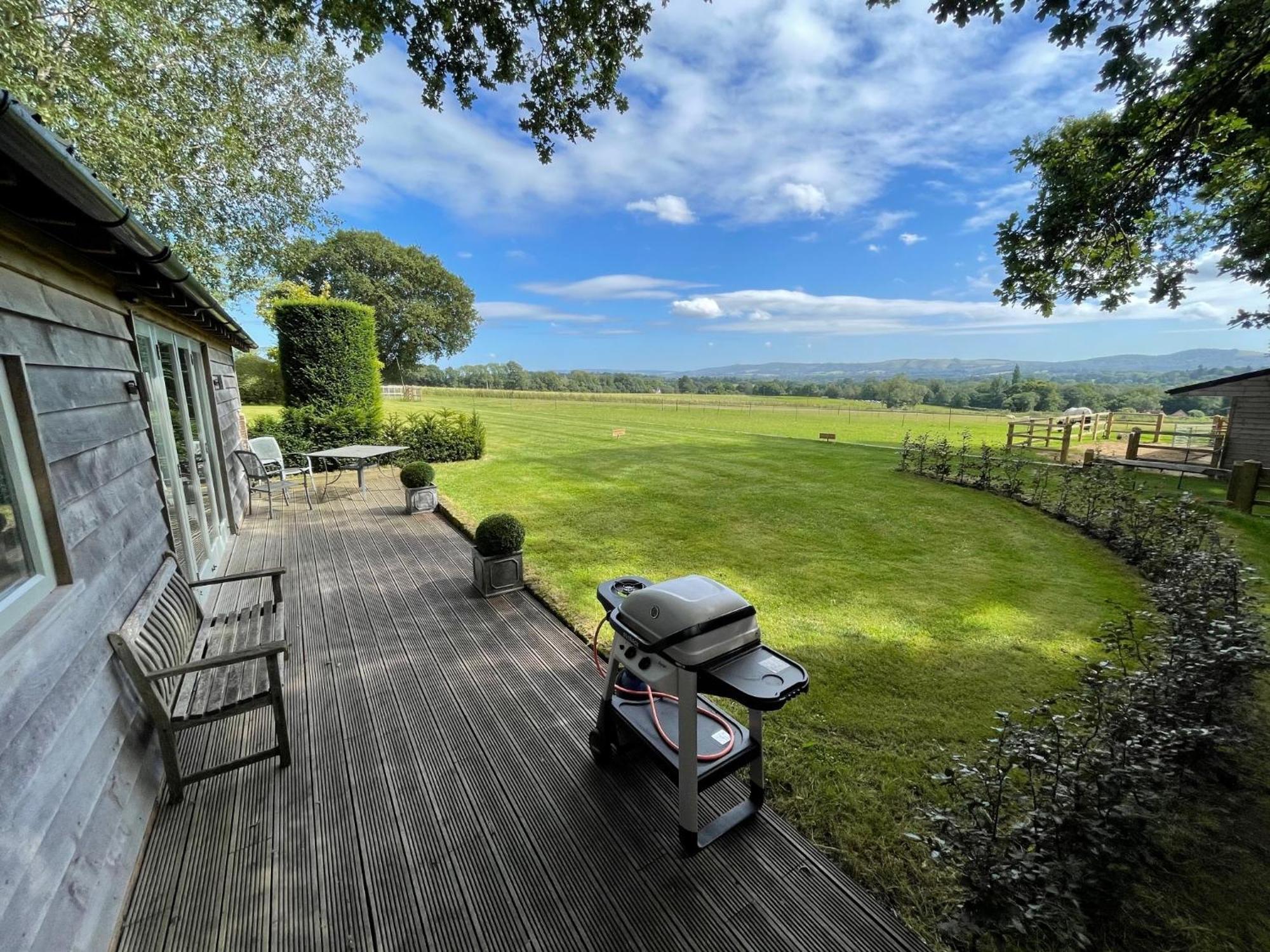 Stunning Cabin With Incredible Views Near Goodwood Rogate Zewnętrze zdjęcie